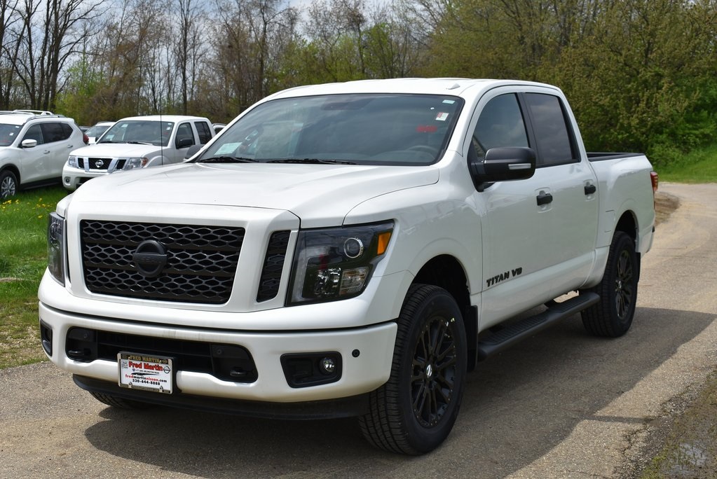 New 2019 Nissan Titan SL 4D Crew Cab in Akron #5N19226 | Fred Martin Nissan